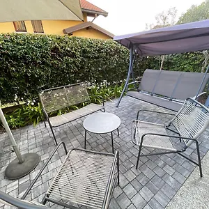 Entire With Private Garden Near Milan And - Free Parking - Family Friendly Appartamento